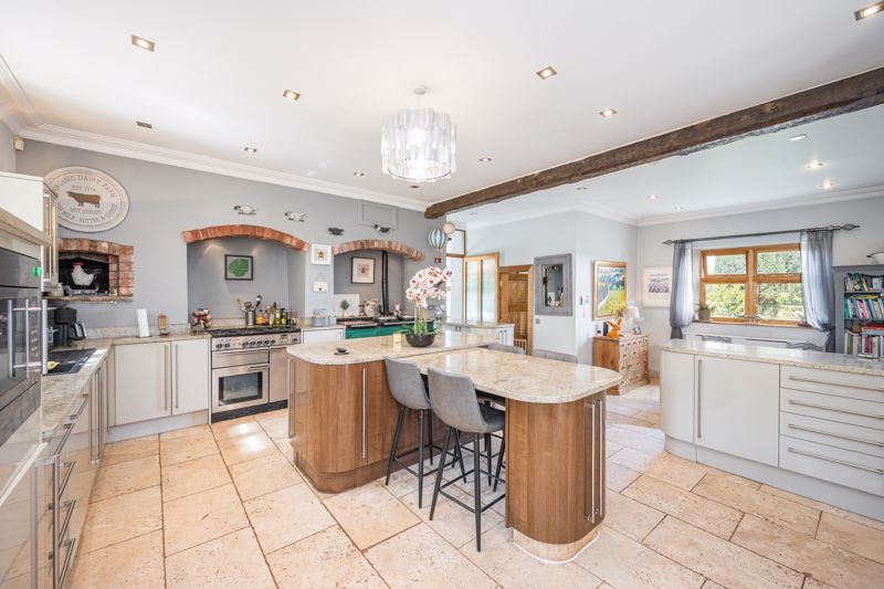 Kitchen- click for photo gallery